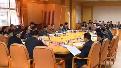 钟光灵主持召开梅县区扶贫开发领导小组工作会议