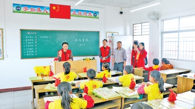 兴宁少年宫：开展送教进校公益活动