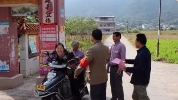 “两站两员”——梅县筑起农村道路交通安全堤坝