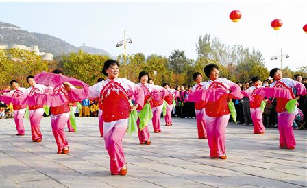 这次发生在梅州！两支广场舞队为争场地差点干架了