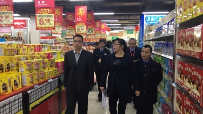 梅县区食药监局开展双节前食品安全检查