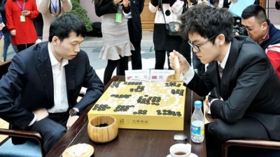 柯洁险胜彭立尧夺新奥杯 获个人第五个世界冠军