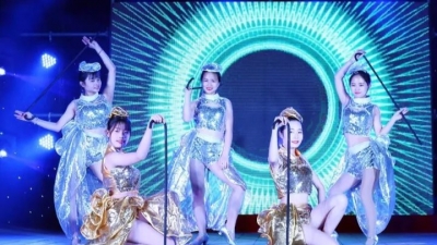 丰顺举办“舞动文明·情暖城乡”巡回演出