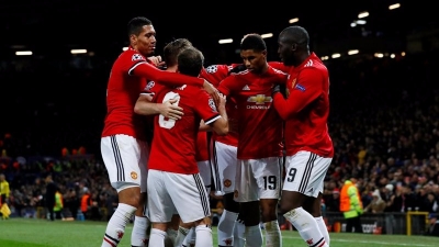 欧冠综合：曼联逆转中央陆军 切尔西错失小组第一