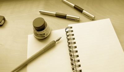 朱国城主持召开区文学工作座谈会