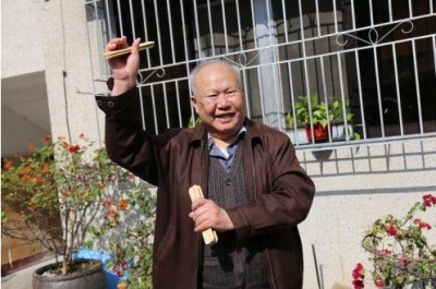 厉害了！梅州山歌大师余耀南入围2017“非遗”100人候选名单 