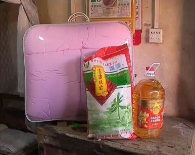 冷空气来袭 梅县区民政局给困难群众送温暖