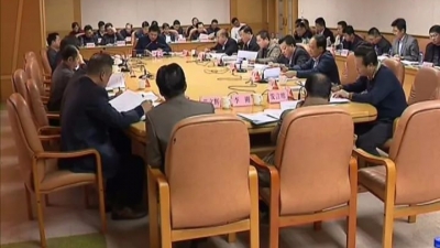 梅县区委召开常委会扩大会议 持之以恒纠“四风” 推进各项工作取得实效