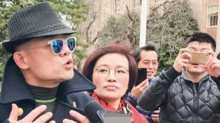 周立波因在美涉毒持枪被控5项罪名 最高或判15年