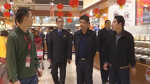 蕉岭开展应节商品打假打私联合检查行动