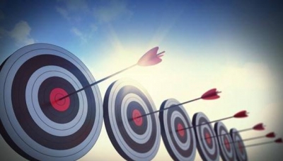 梅江区三角镇联合多部门整治“两违三抢”行为