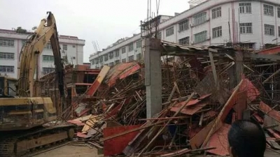 兴宁商业城3号停车场8户违法建设被依法强制拆除