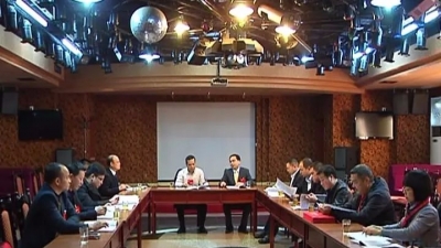 政协委员分组讨论《政府工作报告》等，对平远发展建言献策