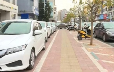 五华有车无位！停车高峰期霸道商家“圈地”占位