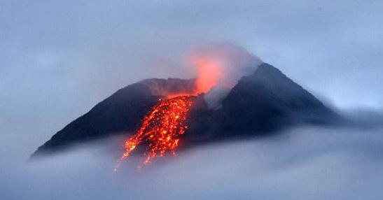 菲律宾马荣火山喷发危险上升　政府再次疏散周边居民