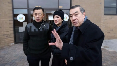 周立波持枪涉毒案在美开审当庭拒绝认罪