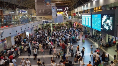 中国游客滞留东京机场24小时后归国 使馆提醒理性对待突发情况