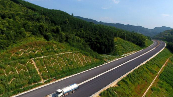 游子衿｜高速公路