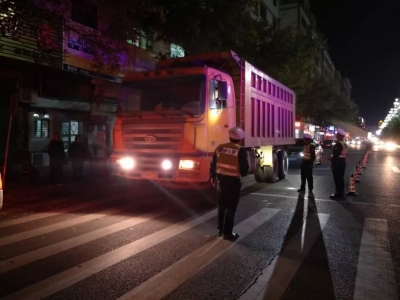 蕉岭交警开展对大货车交通违法行为专项整治