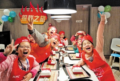 小记者丨学做汉堡