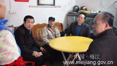 罗涤权走访慰问残疾儿童、困难残疾人