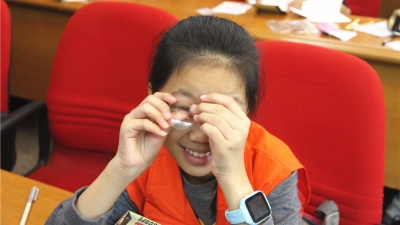 小记者李佳瑄作品丨DIY望远镜