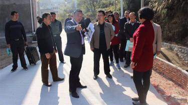 双华镇召开“三清三拆三整治”现场会