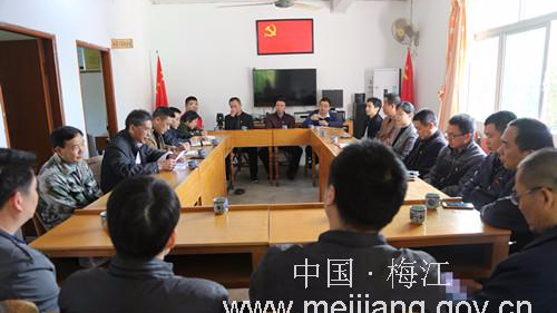 梅江区林业局党支部到西阳镇北联村开展主题党日活动