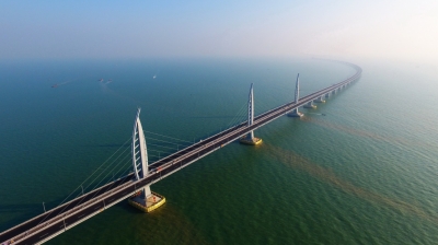 港珠澳大桥主体工程全线贯通：抗7级地震 寿命120年