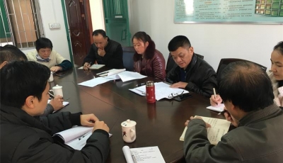 梅江区档案局党支部书记黄瑛作2017年度述责述廉报告