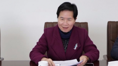 张红梅到洲瑞镇指导党政班子民主生活会