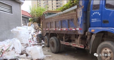 五华鸿达花园小区：消防车道被占，卫生死角存隐患