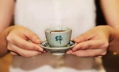 小记者魏哲枫作品丨奉“茶”敬亲