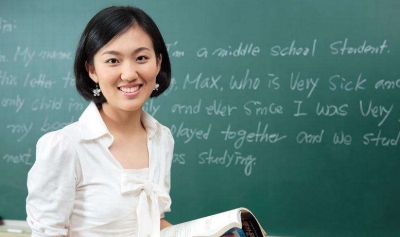 灯下手记丨老师，请把微笑留下