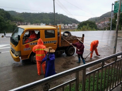 五华县公路局战严寒斗暴雨，保公路安全畅通