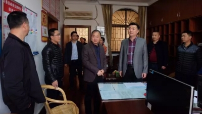 熊锋松慰问春节期间坚守岗位一线干部职工