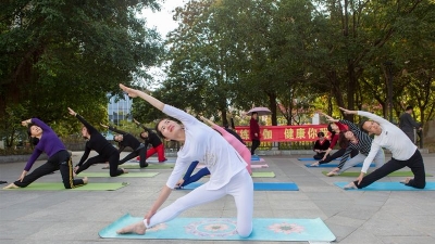 梅城这场春节活动很健康！组队到归读公园练瑜伽啦