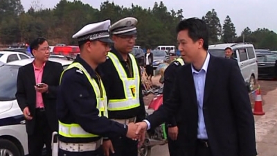 杨栋率队走访慰问春节坚守岗位的一线公安干警