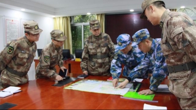 县人武部组织开展民兵应急分队应急演练