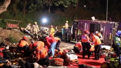 香港警方修正车祸遇难人数为18人 巴士公司拟一个月内递交事故调查报告