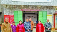 梅县工商联、侨联开展新春送温暖活动