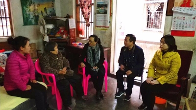 罗红葆到江南街道慰问老党员和困难党员