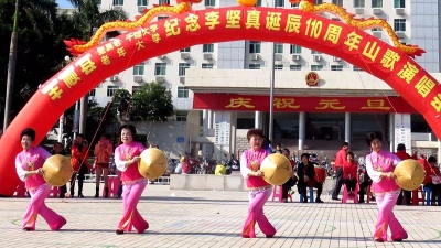 丰顺县老干部（老年）大学坚持组织文艺队伍下基层