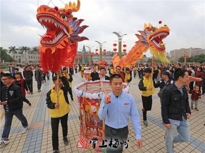 兴宁赏灯大过年 敲锣打鼓祈丰年