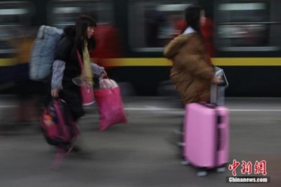 铁路迎返程高峰 年初五预计发送旅客1060万人次