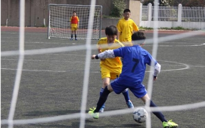 梅县区城乡足球“年味”十足  118支球队比赛214场