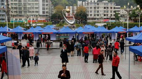 广州人才劳务对接专场招聘会在大埔举行，提供6000多个岗位