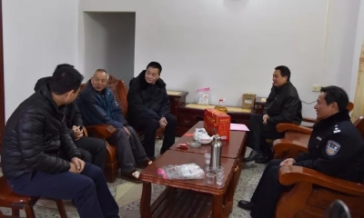 张善波率队深入挂点贫困村开展节前慰问活动