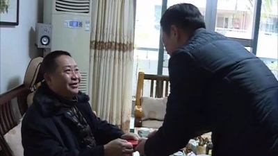 林剑走访慰问丰顺县道德模范和身边好人