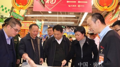 梅江区主要领导率队检查节前安全各项工作